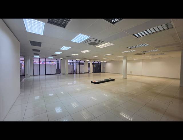 351M² RETAIL TO LET IN FAIRVIEW